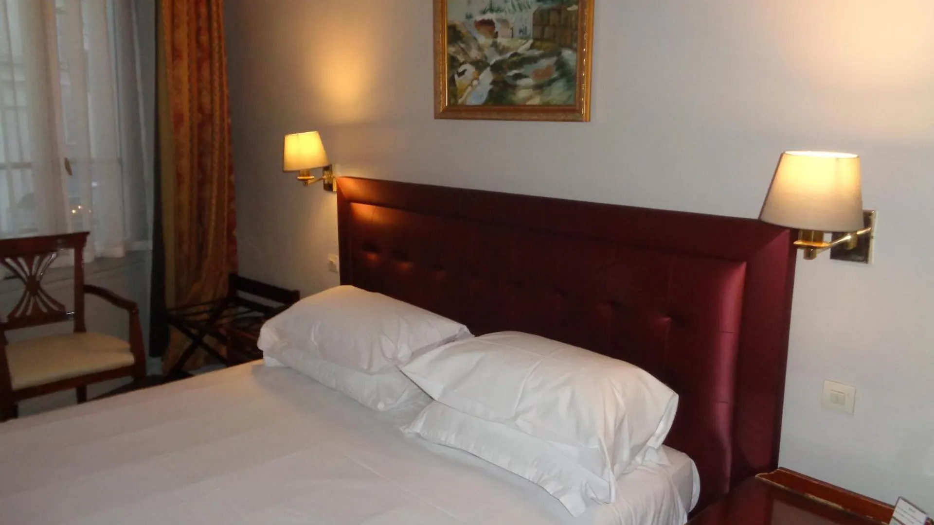Hotel Les Degres De Notre Dame Paris 3*,  France